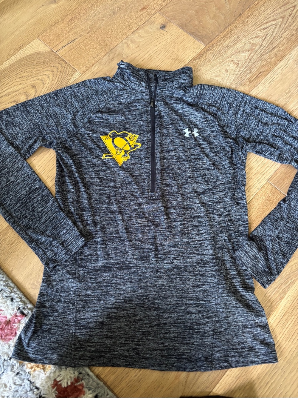 Under armour Pittsburgh penguins half zip womens medium